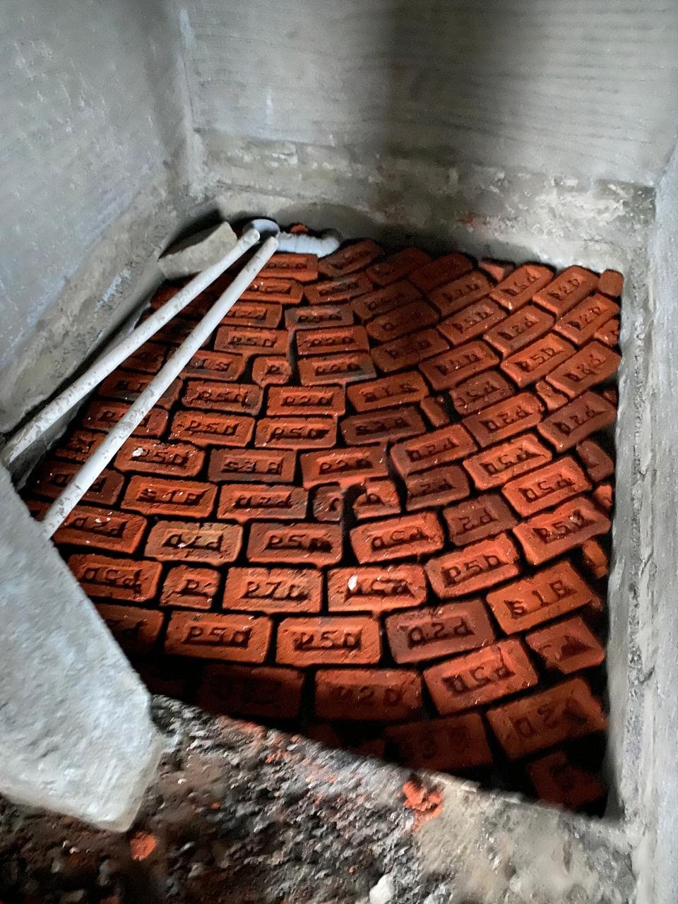 Bathroom Brick Bat Coba